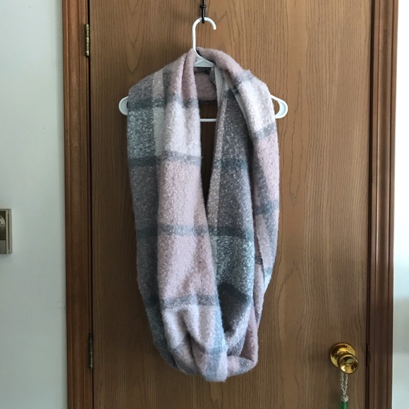 Blanket Infinity Scarf - Picture 3 of 5